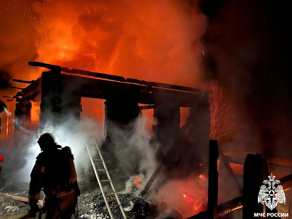 Трое погибших при пожаре в частном доме Никольского округа