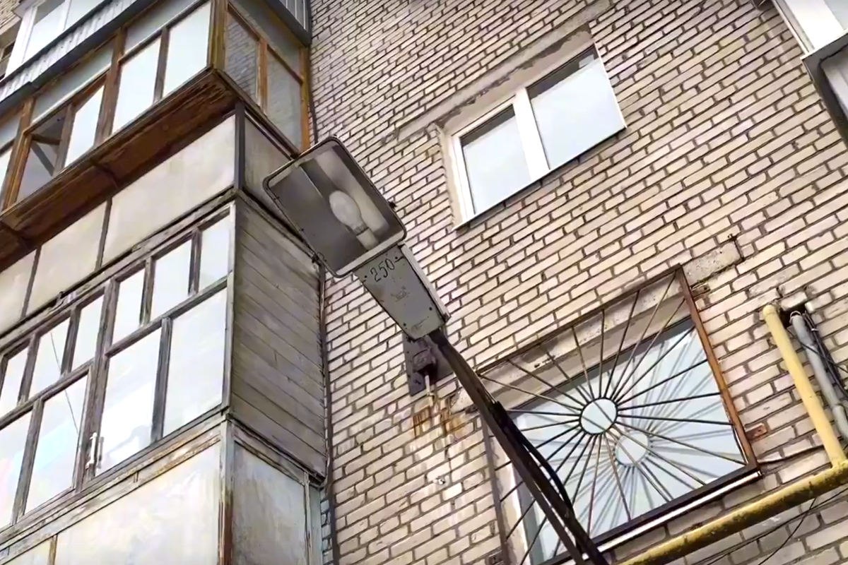 На фасадах 200 многоквартирных домов Череповца установят новые светильники