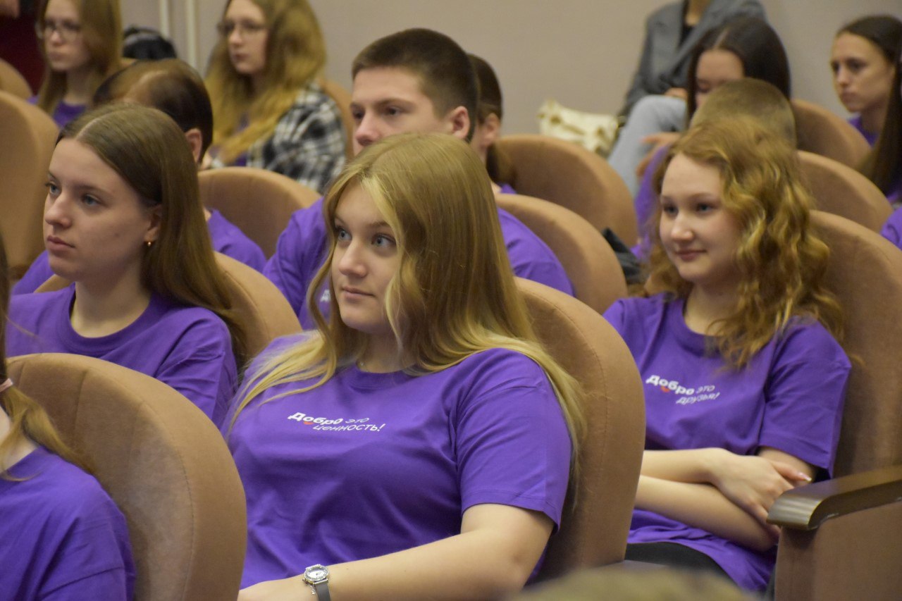 Форум добрых сердец. Михаил Ананьин принял участие в форуме добровольческого актива, прошедшем в селе Сизьма Форум добрых сердец. Михаил Ананьин принял участие в форуме добровольческого актива, прошедшем в селе Сизьма