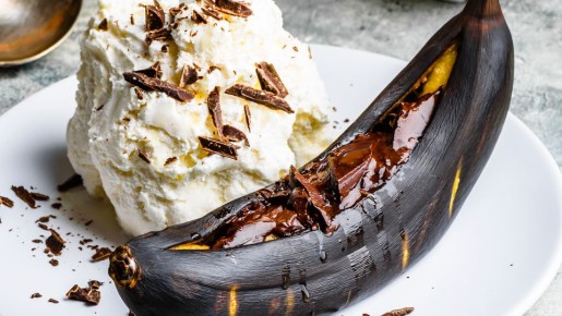 Нежный десерт: запеченные бананы с шоколадом для настоящих сладкоежек