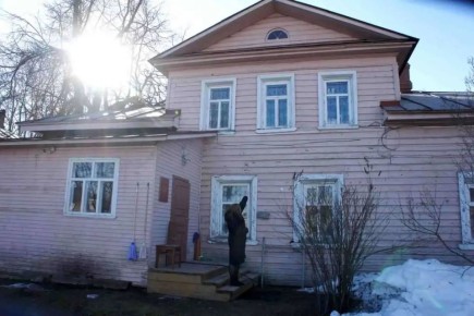 Старинному дому в центре Кириллова вернут исторический фасад