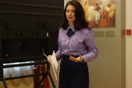 Сотрудник СУ СК России по Вологодской области выступила перед работниками культуры на тему противодействия коррупционным преступлениям