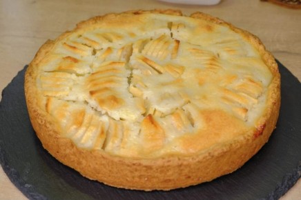 Нежный яблочный пирог по цветам Цветаевой