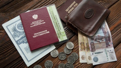 Пенсия и долги: что делать, если приставы забирают ваши выплаты