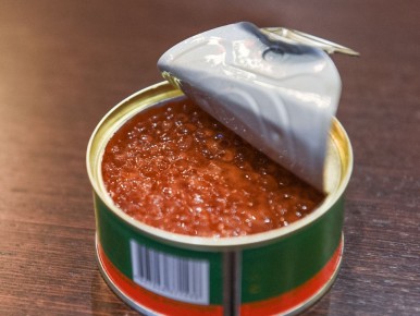 Как выбрать качественную икру для праздничного стола