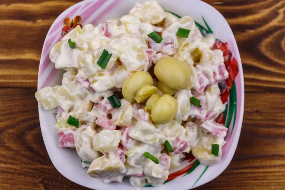 Новые салаты для праздничного стола: выбираем лучшие сочетания