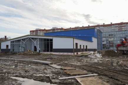 На улице Фрязиновской в Вологде смонтирован каркас модульного бассейна