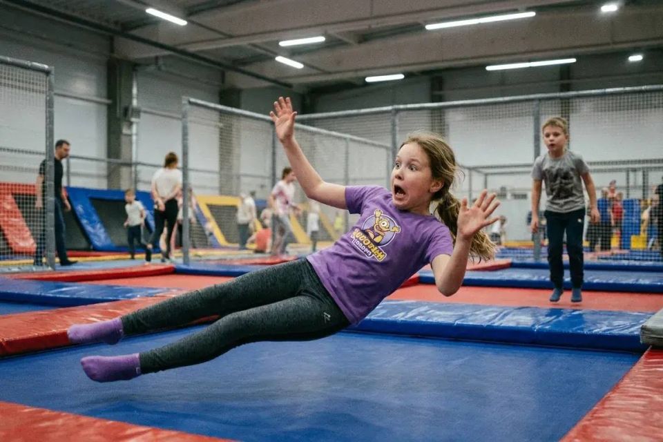 В Череповце владелец батутного центра заплатит за переломы позвоночника ребенка