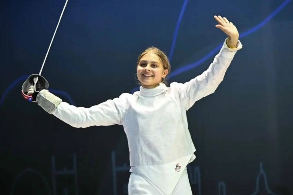 Спортсменка череповецкого Центра боевых искусств Анастасия Исакова завоевала бронзовую медаль кадетского чемпионата мира по фехтованию в Рио-де-Жанейро