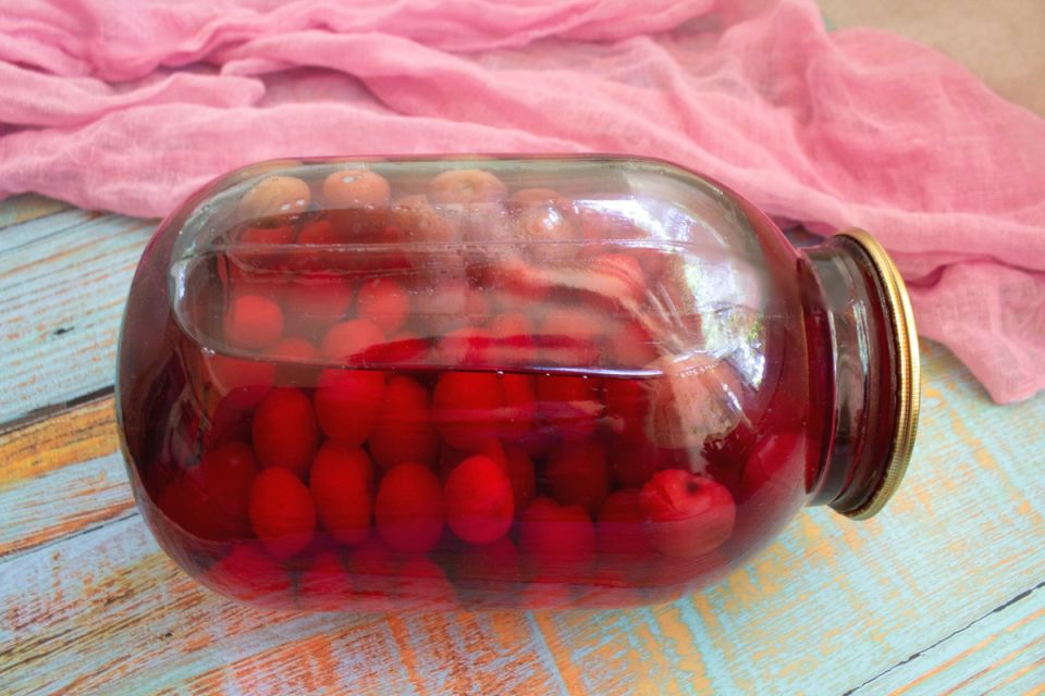 Неповторимый вкус лета: компот с белой черешней и вишней на зиму