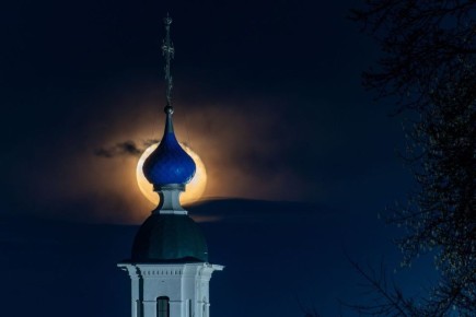 Восход луны — время тишины и магии