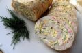 Вкусный рулет из крабовых палочек для праздничного стола