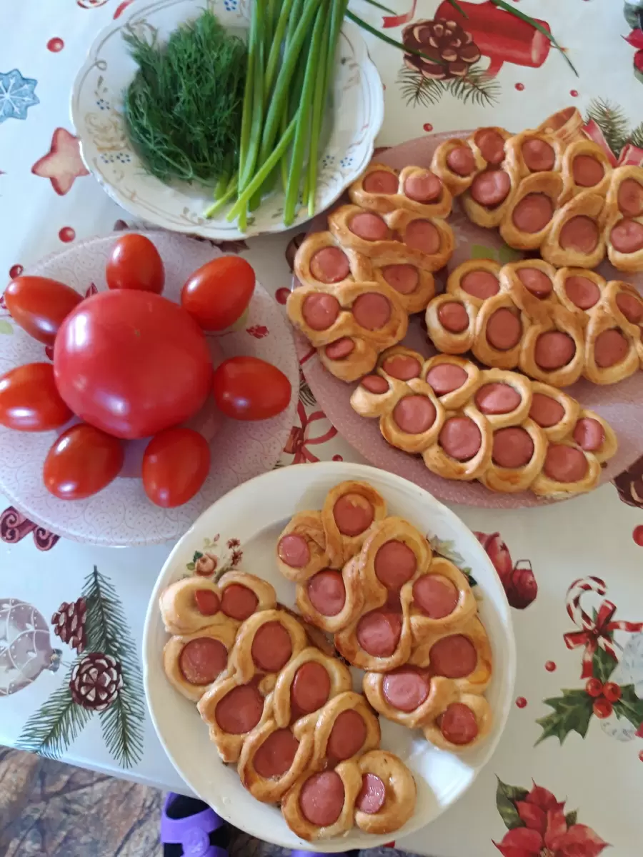 Быстро и вкусно: праздник для гурманов из сосисок в тесте