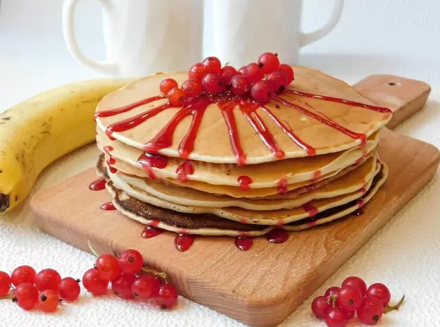 Пушистые банановые панкейки за 15 минут: идеальный утренний десерт для всей семьи