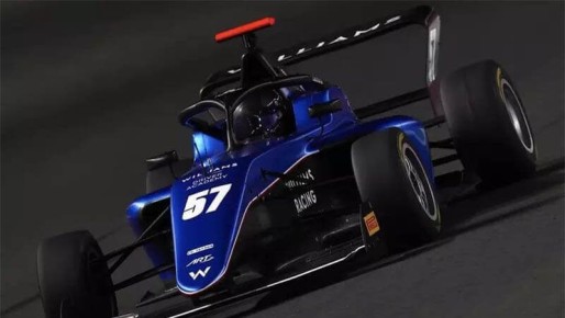 Лия Блок одержала победу на первой гонке F1 Academy в Сингапуре