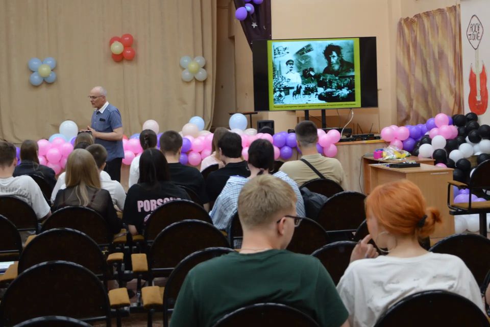 Развитие избирательного права в России на примере Вологодской губернии обсудили со студентами Университетского колледжа Вологодского государственного университета Развитие избирательного права в России на примере Вологодской губернии обсудили со студентами Университетского колледжа Вологодского государственного университета
