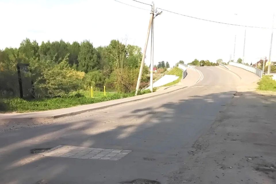 В поселке Кувшиново Вологодского округа заменят асфальт на 100-метровом участке по улице Сосновой