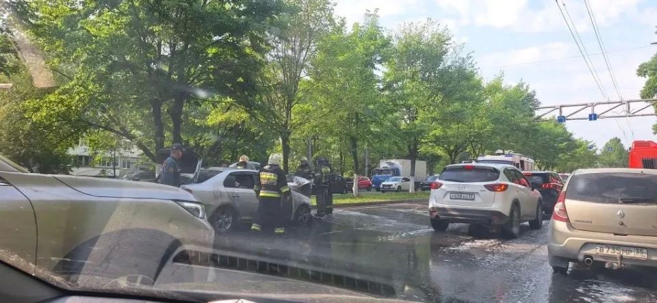 В Вологде на Пошехонском шоссе сегодня утром сгорела машина В Вологде на Пошехонском шоссе сегодня утром сгорела машина