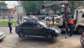 Власти Череповца начали эвакуировать неправильно припаркованные автомобили из-за жалоб жителей на пыль - транспортные средства у бордюров мешали убирать смет