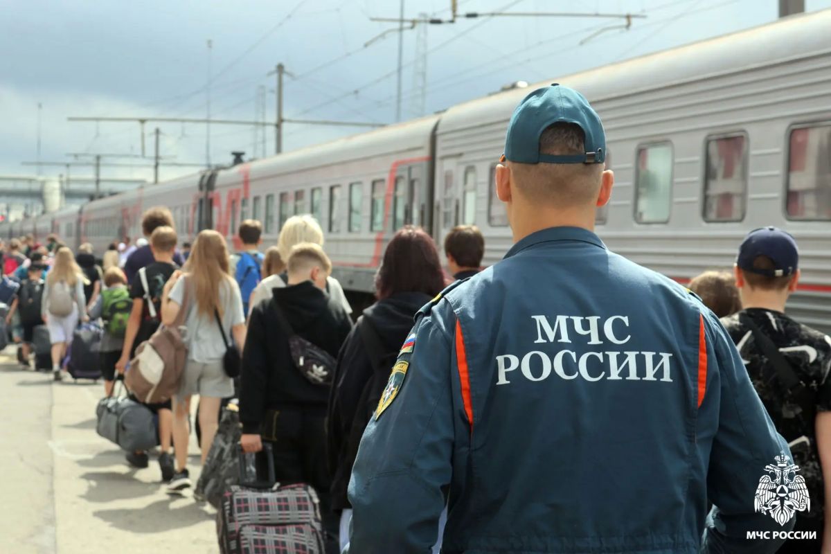 100 детей из Луганской Народной Республики встретили сотрудники МЧС России на вокзале в Вологде 100 детей из Луганской Народной Республики встретили сотрудники МЧС России на вокзале в Вологде