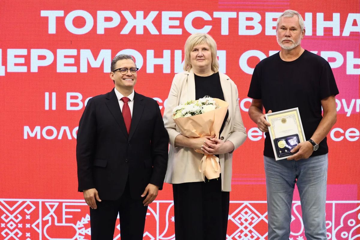 Георгий Филимонов: Вручил медали «За любовь и верность» супружеским парам Вологодчины Георгий Филимонов: Вручил медали «За любовь и верность» супружеским парам Вологодчины