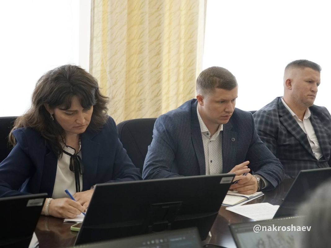 Андрей Накрошаев: Провели оперативный штаб по урегулированию ситуации с топливным обеспечением с участием крупнейших автозаправочных компаний города Андрей Накрошаев: Провели оперативный штаб по урегулированию ситуации с топливным обеспечением с участием крупнейших автозаправочных компаний города