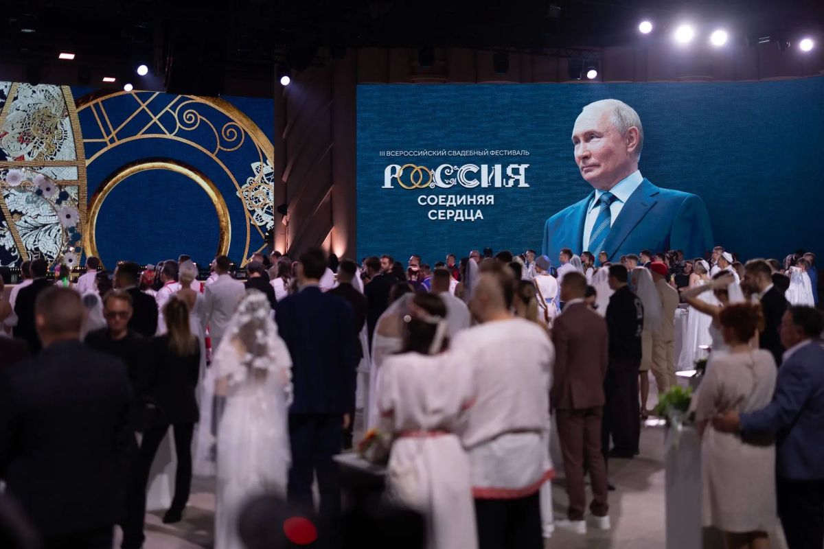 Георгий Филимонов: Вологжане Владислав и Анна Шиманские поженились в День семьи, любви и верности в Национальном центре «Россия» Георгий Филимонов: Вологжане Владислав и Анна Шиманские поженились в День семьи, любви и верности в Национальном центре «Россия»