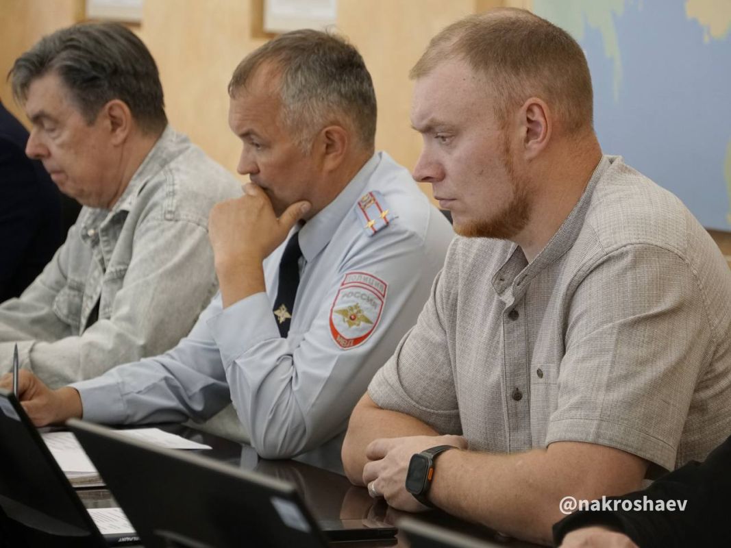 Андрей Накрошаев: Провели оперативный штаб по урегулированию ситуации с топливным обеспечением с участием крупнейших автозаправочных компаний города Андрей Накрошаев: Провели оперативный штаб по урегулированию ситуации с топливным обеспечением с участием крупнейших автозаправочных компаний города