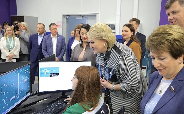В Вологде состоялось выездное заседание Комитета Совета Федерации по науке, образованию и культуре, посвященное развитию системы непрерывного образования для обеспечения технологического лидерства региона В Вологде состоялось выездное заседание Комитета Совета Федерации по науке, образованию и культуре, посвященное развитию системы непрерывного образования для обеспечения технологического лидерства региона
