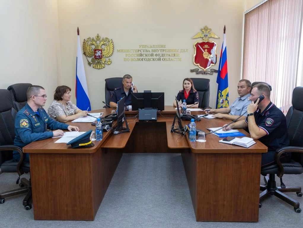 В УМВД России по Вологодской области состоялась «прямая линия» по вопросам защиты интересов семьи В УМВД России по Вологодской области состоялась «прямая линия» по вопросам защиты интересов семьи