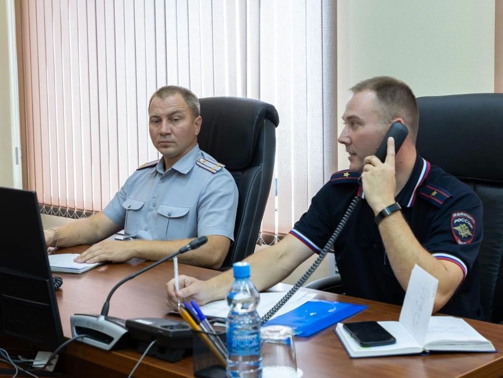В УМВД России по Вологодской области состоялась «прямая линия» по вопросам защиты интересов семьи В УМВД России по Вологодской области состоялась «прямая линия» по вопросам защиты интересов семьи