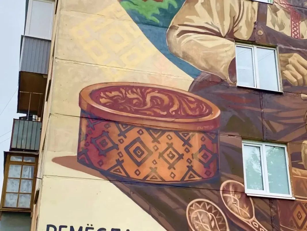 Георгий Филимонов: В Череповце создали мурал, посвящённый ремесленникам Георгий Филимонов: В Череповце создали мурал, посвящённый ремесленникам