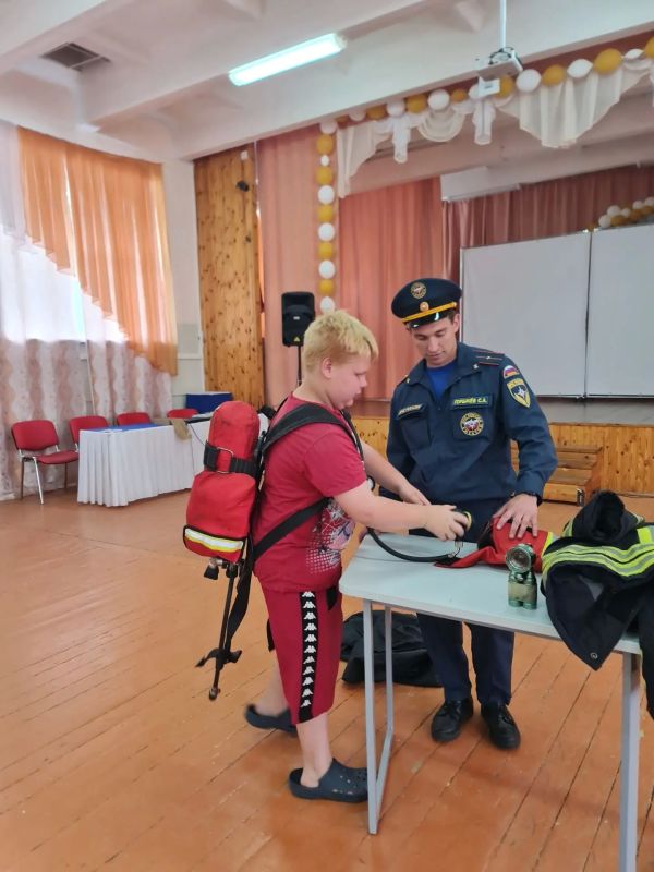 В кадуйской «Легенде» сотрудники МЧС России провели учебную эвакуацию В кадуйской «Легенде» сотрудники МЧС России провели учебную эвакуацию