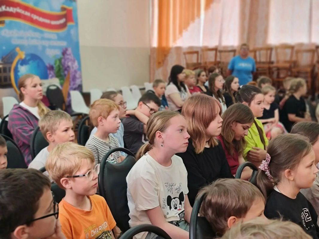 В кадуйской «Легенде» сотрудники МЧС России провели учебную эвакуацию В кадуйской «Легенде» сотрудники МЧС России провели учебную эвакуацию