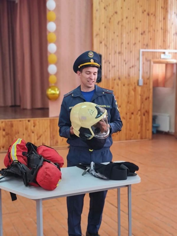 В кадуйской «Легенде» сотрудники МЧС России провели учебную эвакуацию В кадуйской «Легенде» сотрудники МЧС России провели учебную эвакуацию