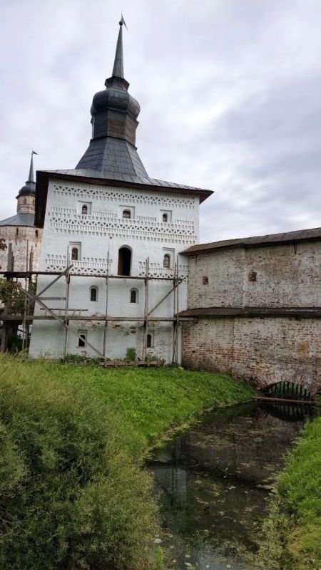 Георгий Филимонов: МК 5.45 Макеев Кирилл:. «Подарил Георгию Юрьевичу картину, которую можно смело назвать как песню "По Вологодчине (Здесь Русь)", по тексту она полностью схожа и даже лес на заднем плане срисован с... Георгий Филимонов: МК 5.45 Макеев Кирилл:. «Подарил Георгию Юрьевичу картину, которую можно смело назвать как песню "По Вологодчине (Здесь Русь)", по тексту она полностью схожа и даже лес на заднем плане срисован с...