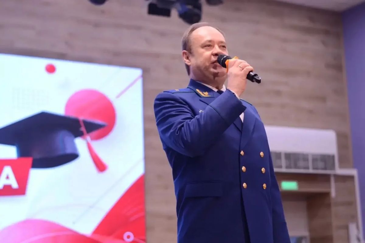 Прокурор Вологодской области Андрей Тимошичев принял участие в торжественных мероприятиях, посвященных Дню знаний Прокурор Вологодской области Андрей Тимошичев принял участие в торжественных мероприятиях, посвященных Дню знаний