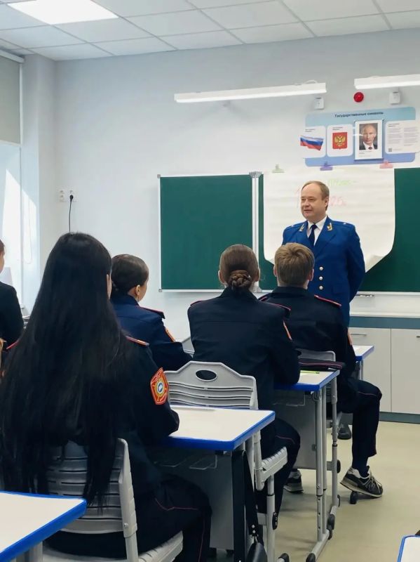 Прокурор Вологодской области Андрей Тимошичев принял участие в торжественных мероприятиях, посвященных Дню знаний Прокурор Вологодской области Андрей Тимошичев принял участие в торжественных мероприятиях, посвященных Дню знаний