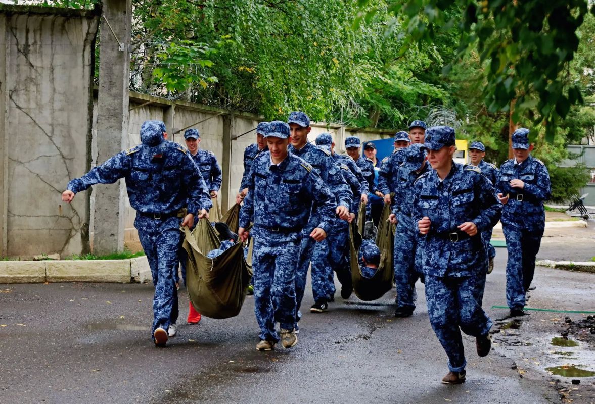 #В_объективе_УИС.
. В Вологодском институте права и экономики ФСИН России самые сильные, быстрые, ловкие и выносливые первокурсники совершили марш-бросок в рамках программы профессиональной подготовки по должности... #В_объективе_УИС.
. В Вологодском институте права и экономики ФСИН России самые сильные, быстрые, ловкие и выносливые первокурсники совершили марш-бросок в рамках программы профессиональной подготовки по должности...