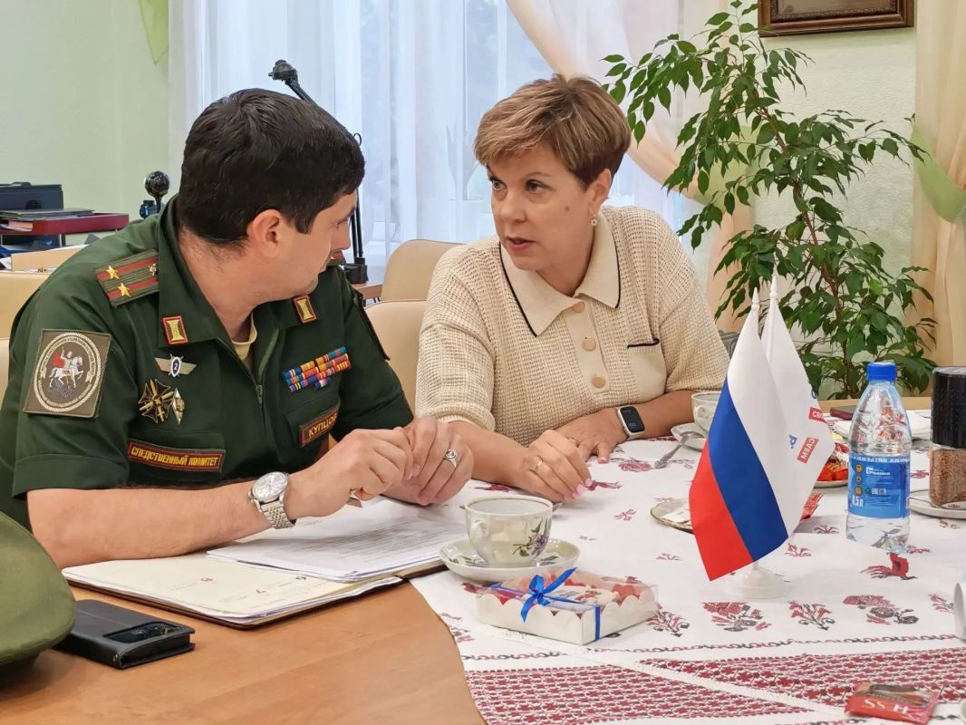 Военные следователи провели рабочую встречу с представителями Государственного фонда поддержки участников специальной военной операции «Защитники Отечества» Военные следователи провели рабочую встречу с представителями Государственного фонда поддержки участников специальной военной операции «Защитники Отечества»