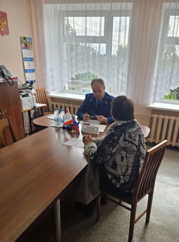 Прокурор Вологодской области Андрей Тимошичев провел личный прием жителей Шекснинского округа Прокурор Вологодской области Андрей Тимошичев провел личный прием жителей Шекснинского округа