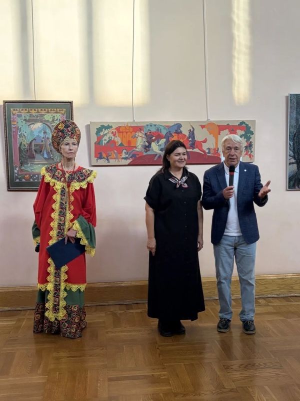 Дизайнер-стилист из Череповца Юлия Стрелкова представила свою коллекцию «Русская княжна» в Российской государственной библиотеке Дизайнер-стилист из Череповца Юлия Стрелкова представила свою коллекцию «Русская княжна» в Российской государственной библиотеке
