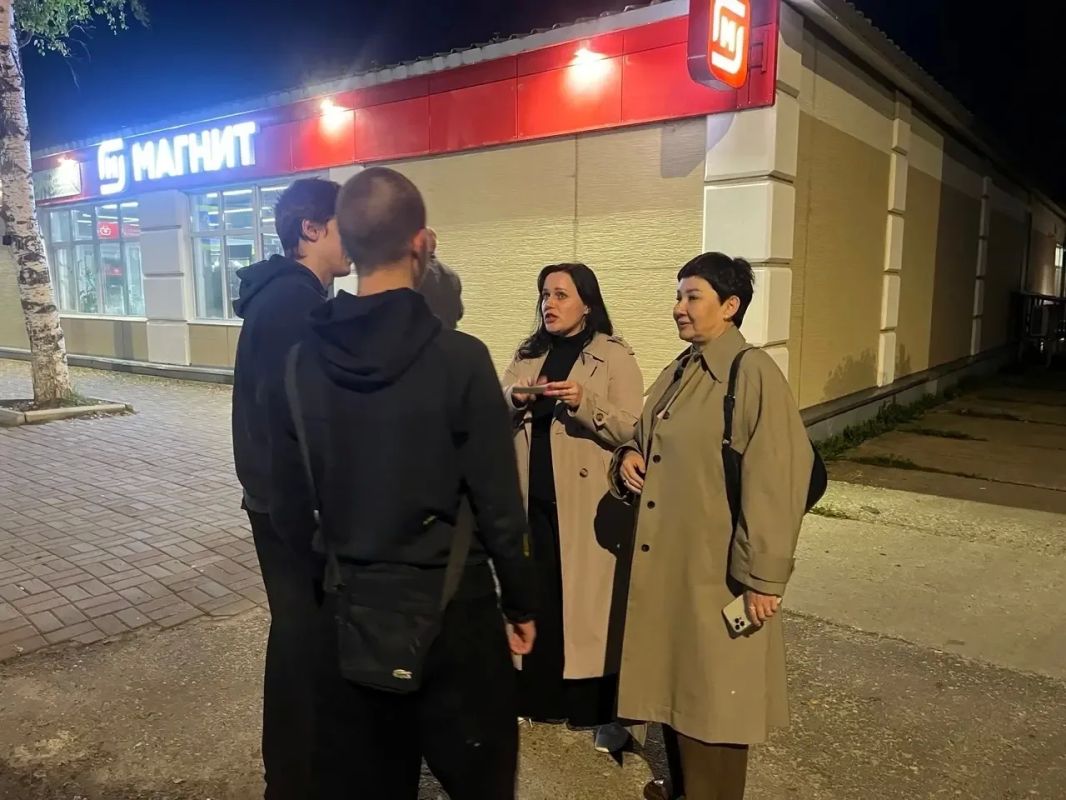 В Тотьме прошла уличная акция по профилактике вовлечения подростков в преступную деятельность В Тотьме прошла уличная акция по профилактике вовлечения подростков в преступную деятельность