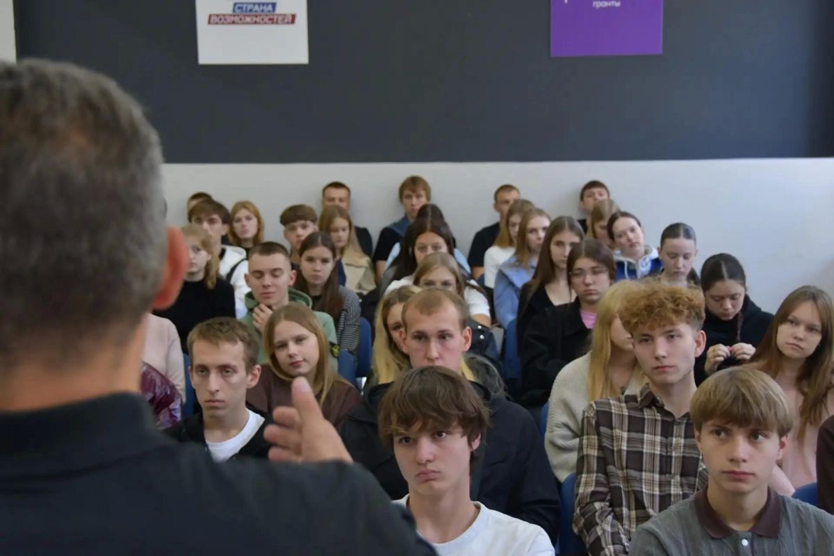 Сегодня в ВоГУ начали подготовку футбольных арбитров! Сегодня в ВоГУ начали подготовку футбольных арбитров!