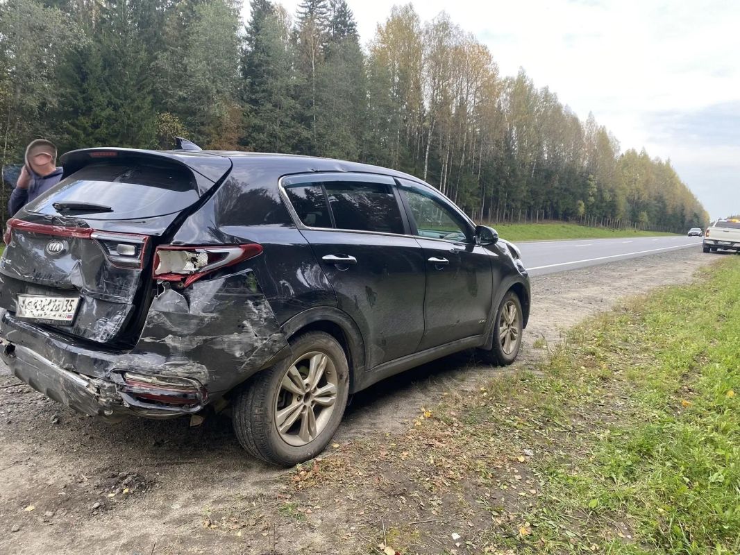 Два человека доставлены в больницу после ДТП с тремя автомобилями под Вологдой Два человека доставлены в больницу после ДТП с тремя автомобилями под Вологдой