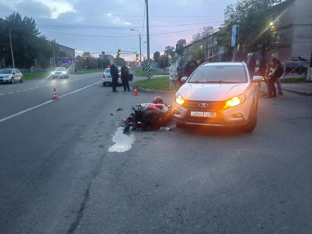 В Череповце в ДТП серьезно пострадал мотоциклист В Череповце в ДТП серьезно пострадал мотоциклист