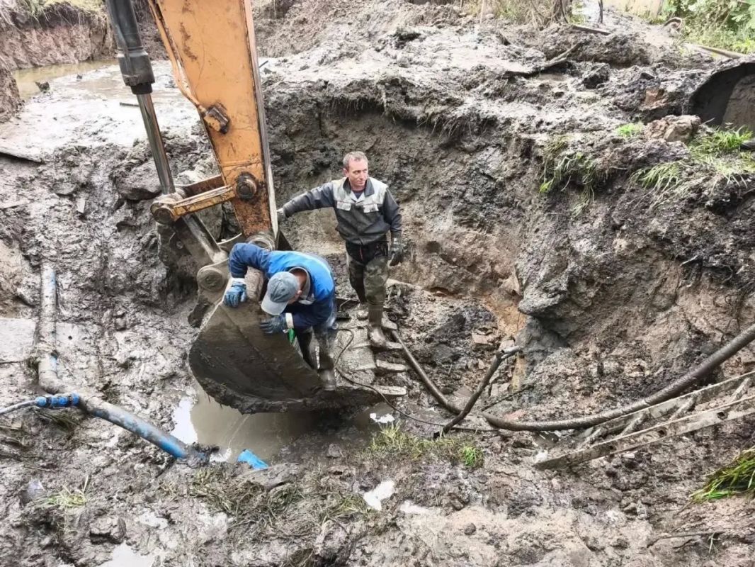 В поселке Тоншалово под Череповцом восстановили водоснабжение после ремонта водопровода В поселке Тоншалово под Череповцом восстановили водоснабжение после ремонта водопровода