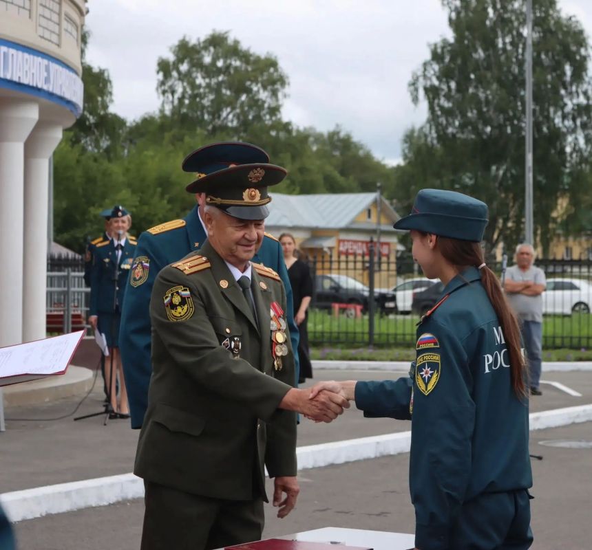 С Международным днём пожилого человека! С Международным днём пожилого человека!