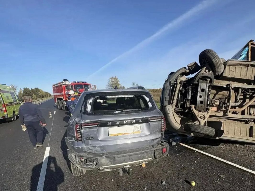 ДТП в Вологодском округе. Сегодня около 13:45 в Вологодском округе на 474 км автодороги М-8 Холмогоры Москва – Архангельск произошло ДТП ДТП в Вологодском округе. Сегодня около 13:45 в Вологодском округе на 474 км автодороги М-8 Холмогоры Москва – Архангельск произошло ДТП