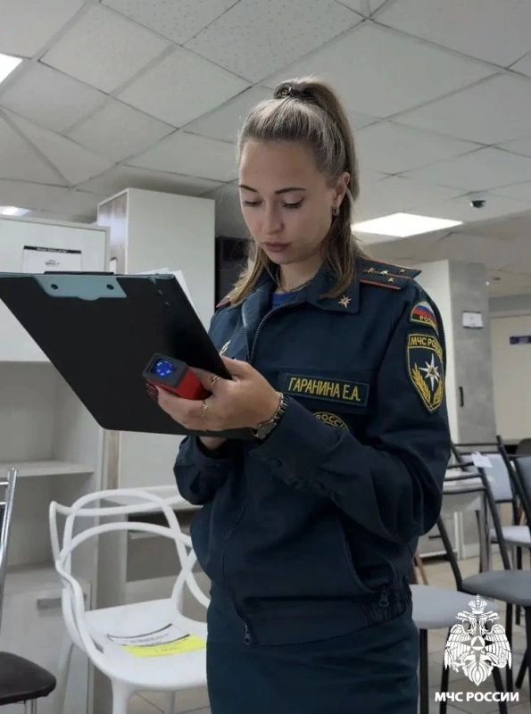 Представители МЧС России проверили готовность к нештатным ситуациям в торговом центре Представители МЧС России проверили готовность к нештатным ситуациям в торговом центре